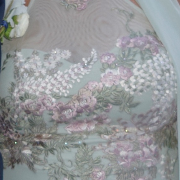 Cachet Sage Green Floral Embroidered Dress - Picture 8 of 10
